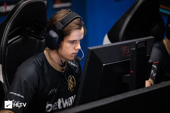 LCK战队训练赛突然停摆 LPL战队迎来新的契机